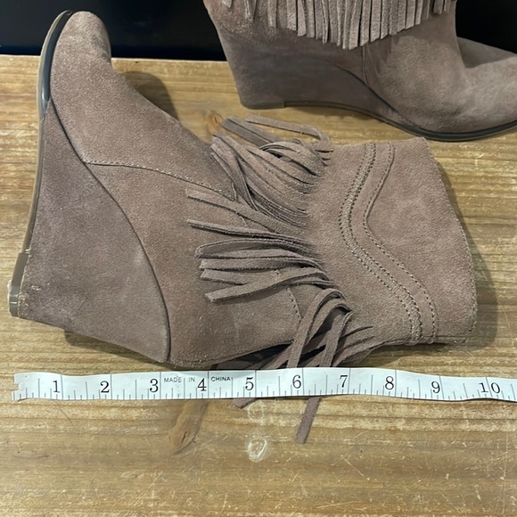 Steve Madden ERAGON Taupe Fringe Boots - Picture 10 of 10